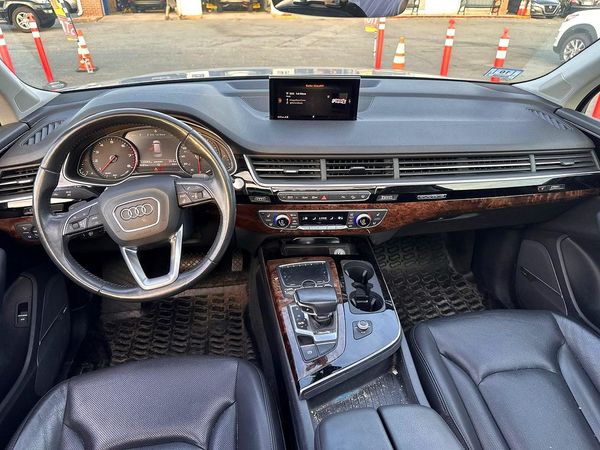 2018 AUDI Q7 quattro Premium Plus