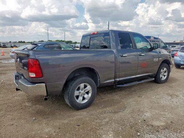 2016 RAM 1500 SLT