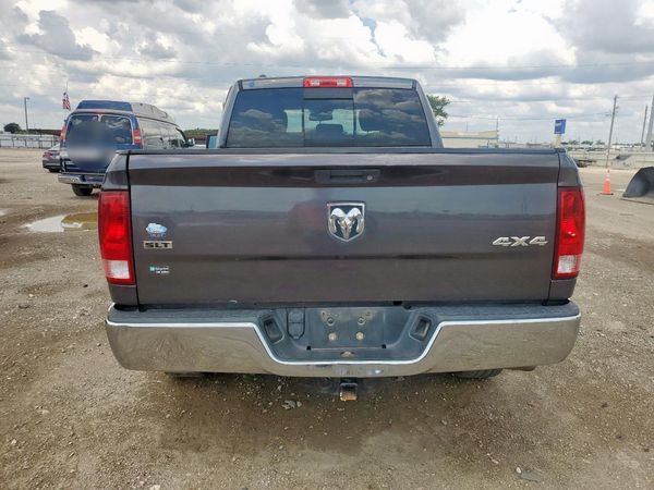 2016 RAM 1500 SLT
