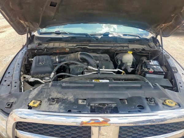 2016 RAM 1500 SLT