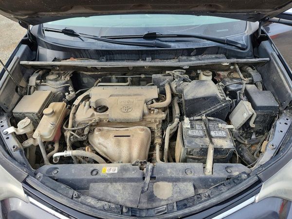2018 TOYOTA RAV4 Adventure/XLE — Engine bay