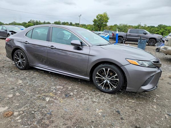 2018 TOYOTA CAMRY L/LE/SE/XLE — Passenger 3/4