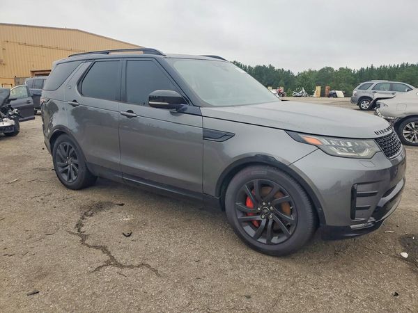 2018 LAND ROVER DISCOVERY HSE Luxury — Passenger 3/4