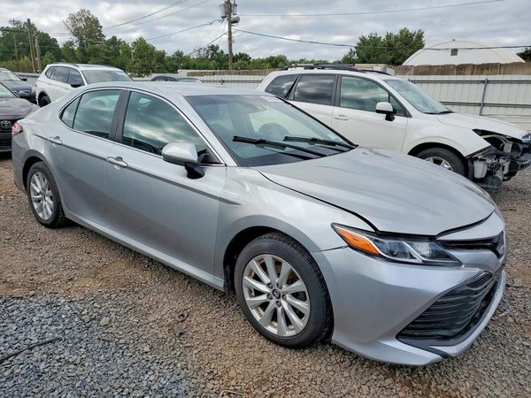 2018 TOYOTA CAMRY L/LE/SE/XLE — Passenger 3/4