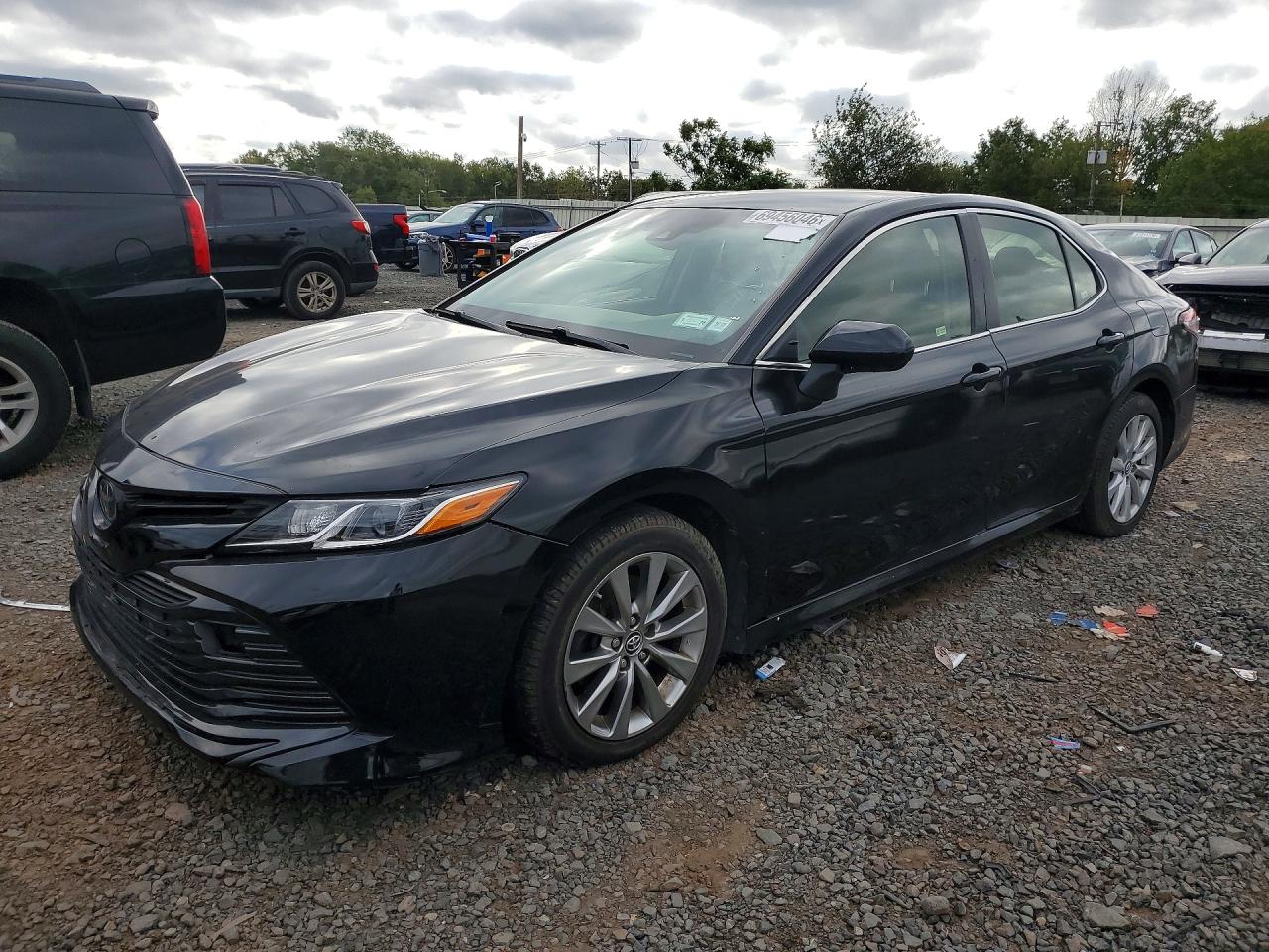 2018 TOYOTA CAMRY LE/SE/XLE/XSE — Front 3/4