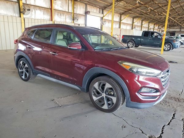 2017 HYUNDAI TUCSON — Passenger 3/4