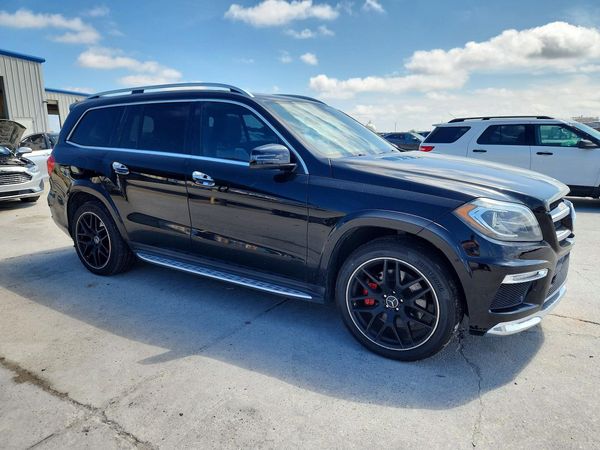 2015 MERCEDES-BENZ GL GL550 4MATIC — Passenger 3/4
