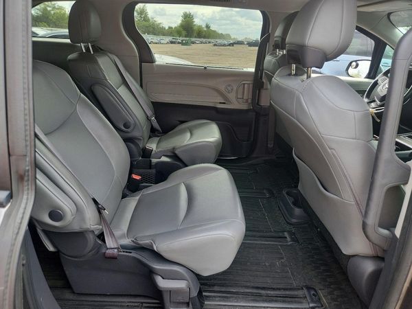 2021 TOYOTA SIENNA XLE — PSRS