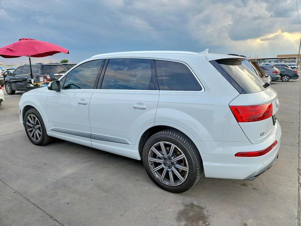 2017 AUDI Q7 quattro Premium Plus — DSRA