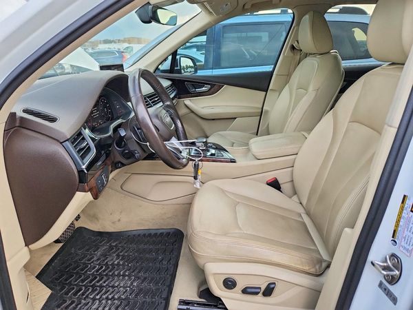 2017 AUDI Q7 quattro Premium Plus — DENT