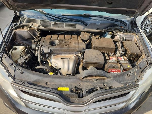 2013 TOYOTA VENZA — Engine bay