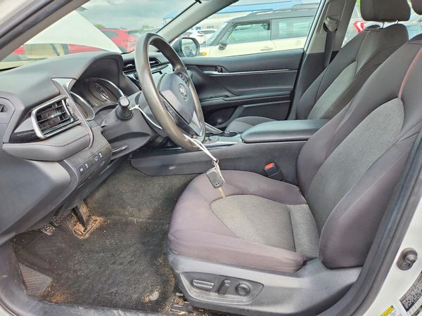 2020 TOYOTA CAMRY LE — DENT