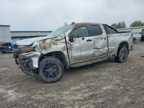 2019 CHEVROLET SILVERADO Trail Boss Custom — Front 3/4
