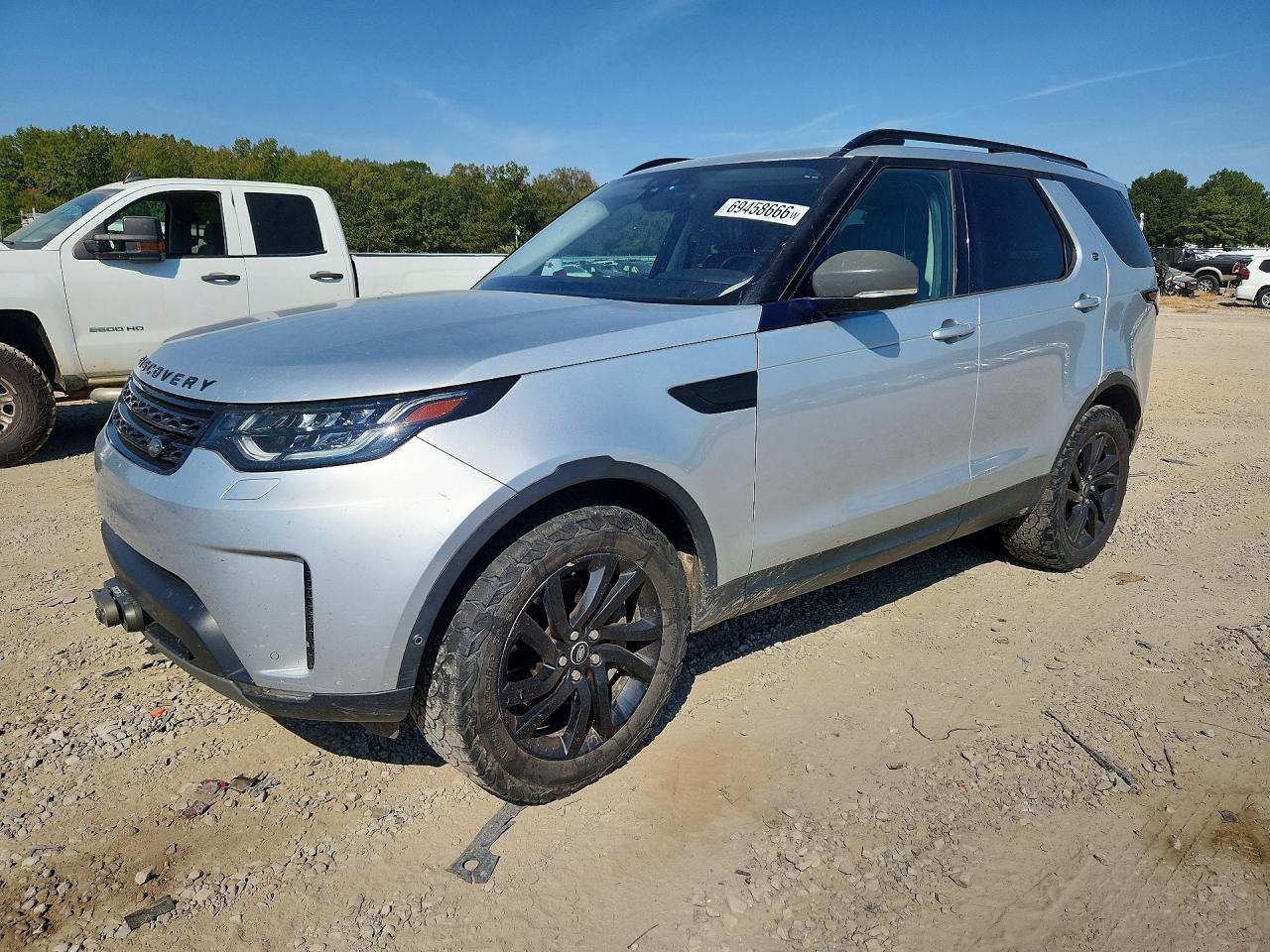 2018 LAND ROVER DISCOVERY HSE Luxury — Front 3/4