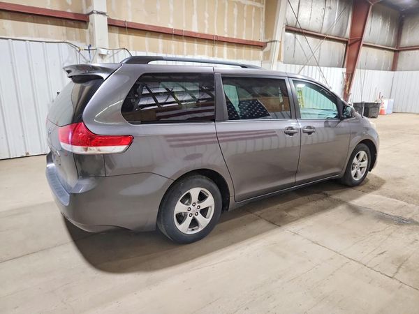 2014 TOYOTA SIENNA — PSRA