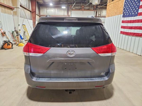 2014 TOYOTA SIENNA — DIRR