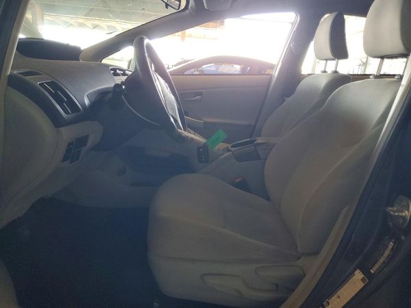 2015 TOYOTA PRIUS — DENT