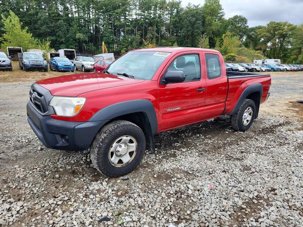 2014 TOYOTA TACOMA Delux Grade — Front 3/4