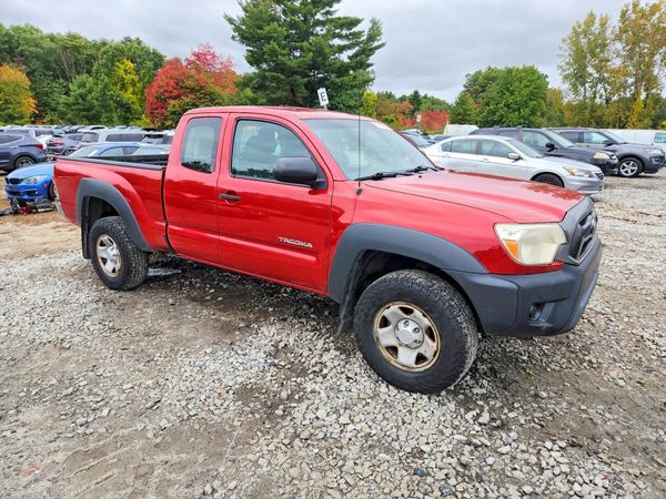 2014 TOYOTA TACOMA Delux Grade — Passenger 3/4