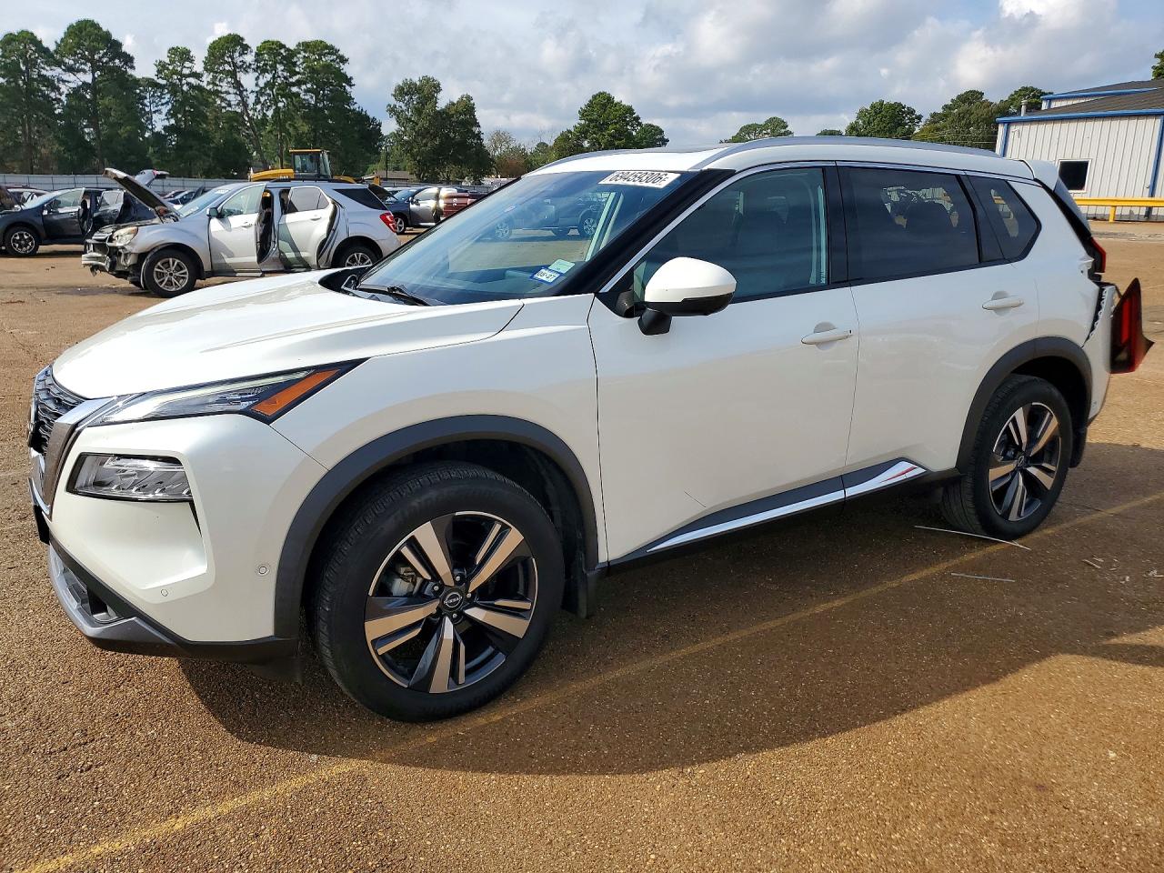 2023 NISSAN ROGUE SL — Front 3/4