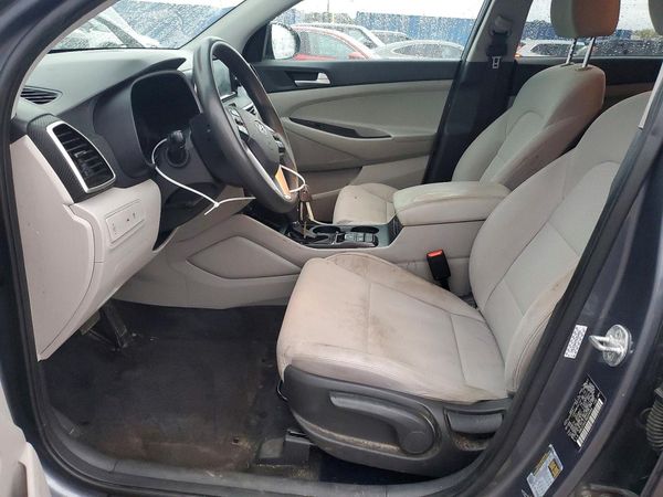 2021 HYUNDAI TUCSON SE — DENT