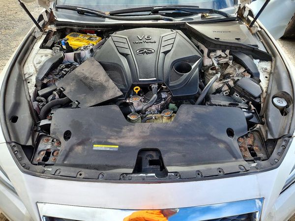 2019 INFINITI Q50 — Engine bay