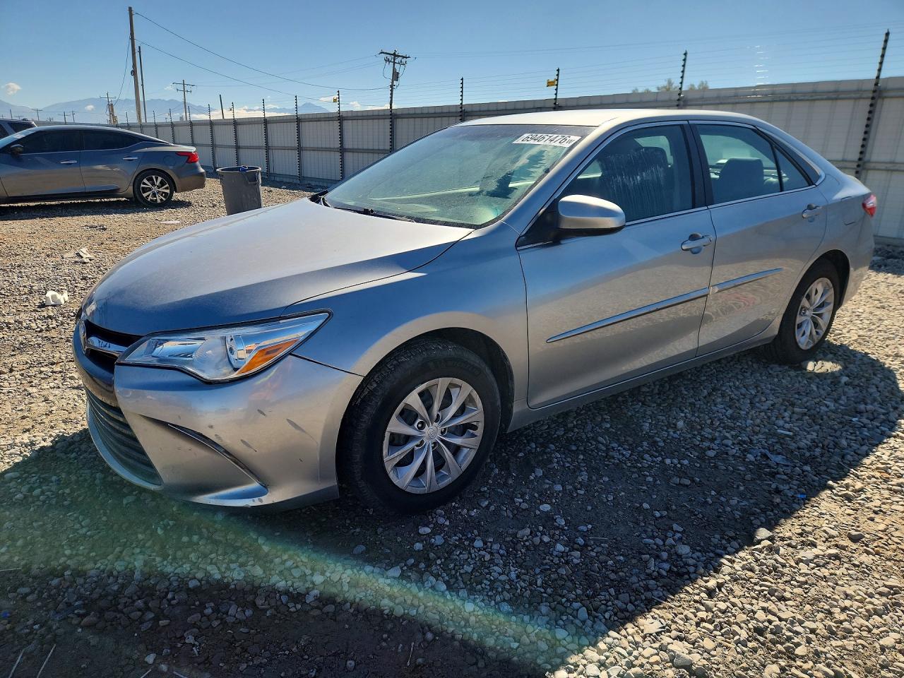 2015 TOYOTA CAMRY — Front 3/4