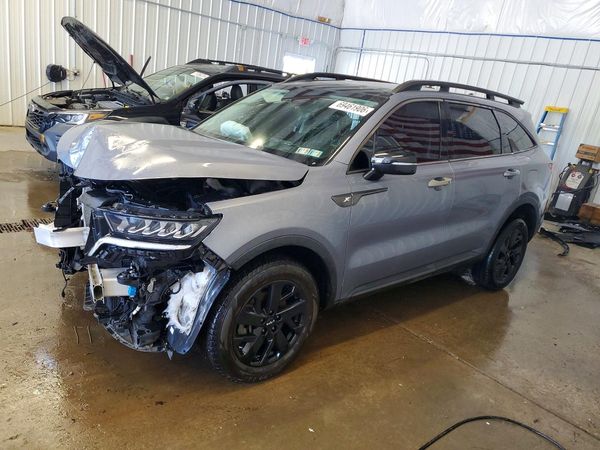 2022 KIA SORENTO S — Front 3/4