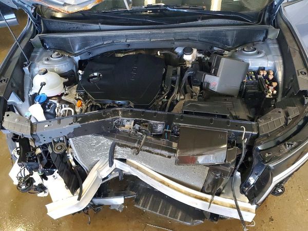 2022 KIA SORENTO S — Engine bay