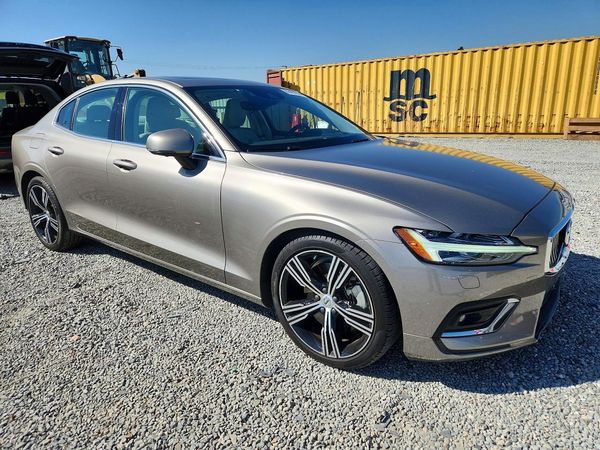 2019 VOLVO S60 Inscription — Passenger 3/4