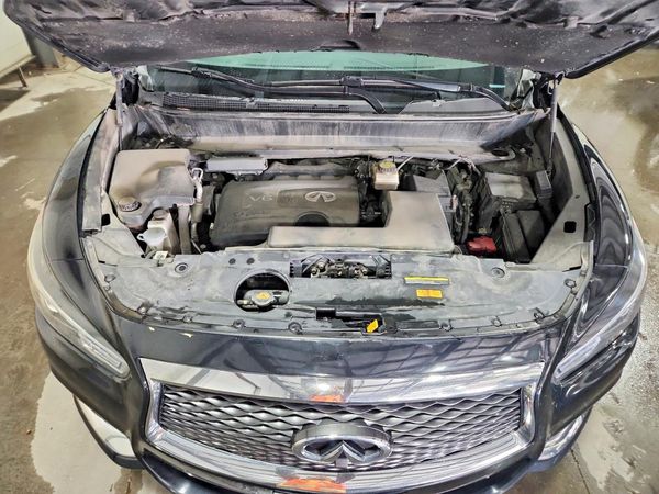 2019 INFINITI QX60 — Engine bay