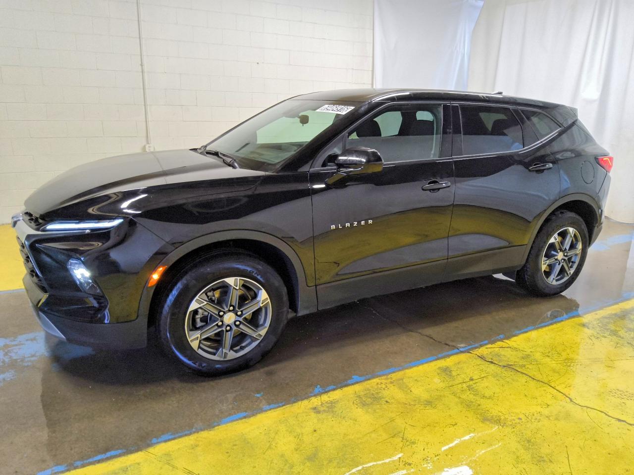 2025 CHEVROLET BLAZER 2LT — Front 3/4