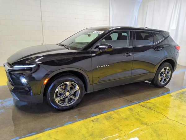 2025 CHEVROLET BLAZER 2LT — Front 3/4
