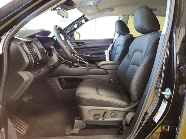 2025 NISSAN PATHFINDER SV — DENT