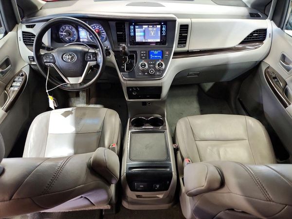 2015 TOYOTA SIENNA — CKPT