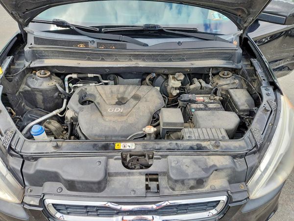 2012 KIA SOUL GL — Engine bay