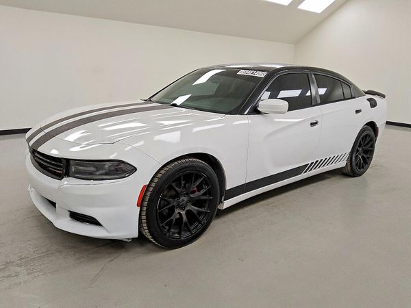 2015 DODGE CHARGER SE — Front 3/4