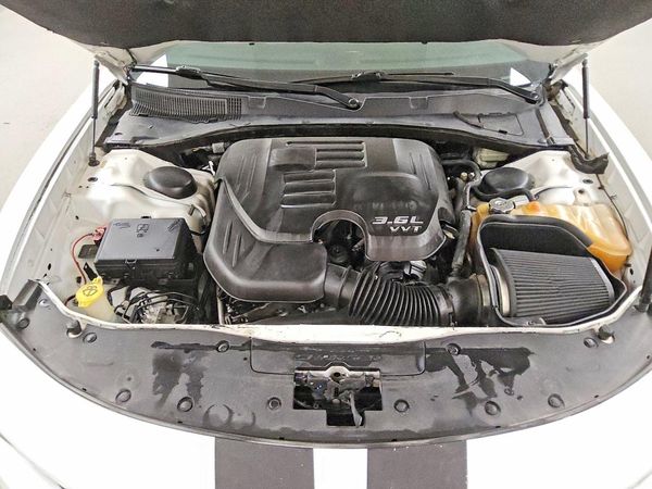 2015 DODGE CHARGER SE — Engine bay