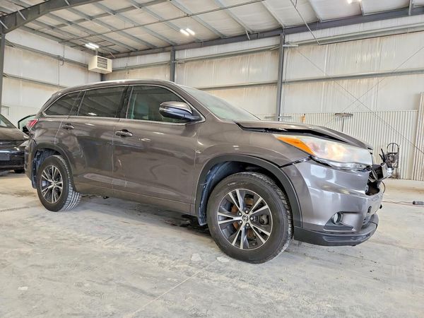 2016 TOYOTA HIGHLANDER Base/Hybrid — Passenger 3/4