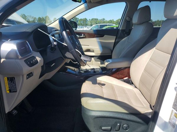 2017 KIA SORENTO — DENT