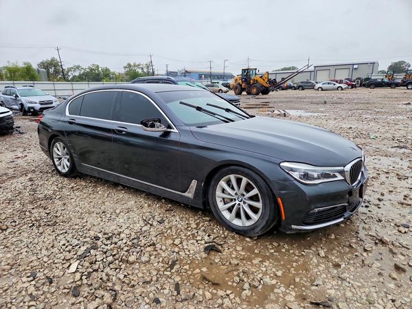 2018 BMW 7 SERIES xDrive — Passenger 3/4