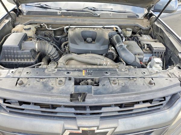 2016 CHEVROLET COLORADO Z71 — Engine bay