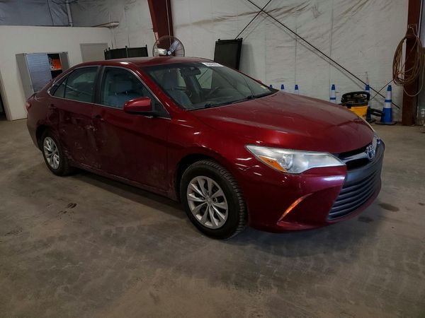 2016 TOYOTA CAMRY — Passenger 3/4