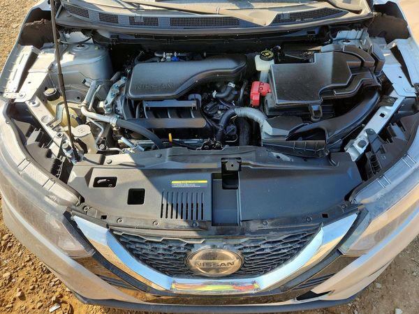 2021 NISSAN ROGUE SPORT — Engine bay