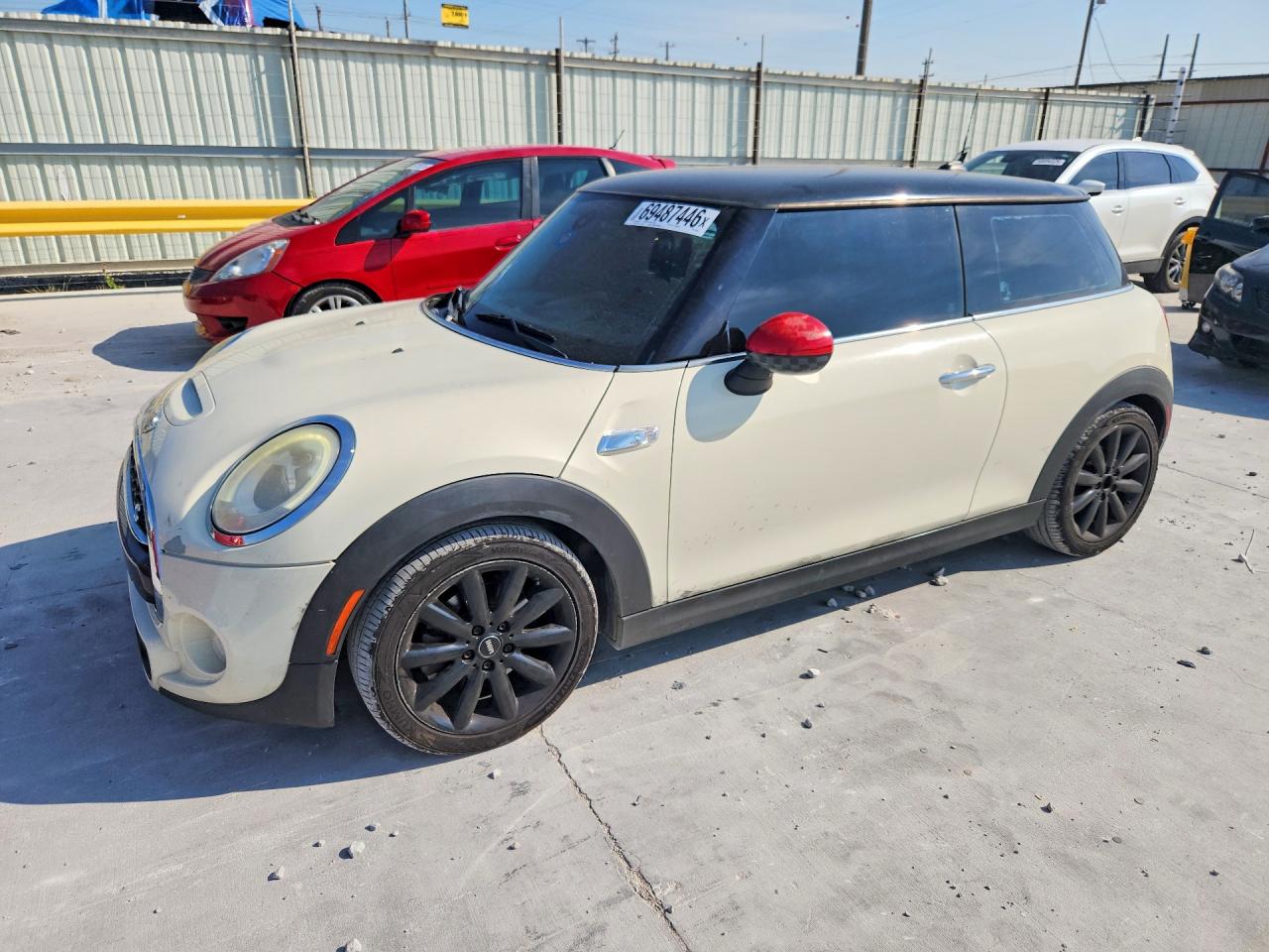2015 MINI COOPER — Front 3/4