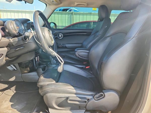 2015 MINI COOPER — DENT