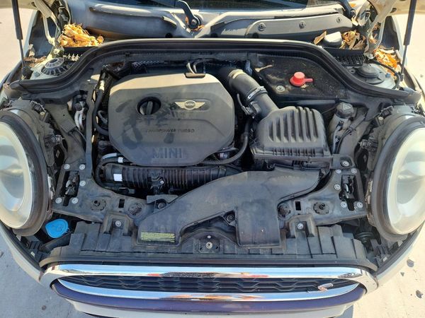 2015 MINI COOPER — Engine bay
