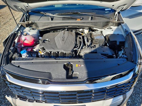 2026 KIA SPORTAGE — Engine bay