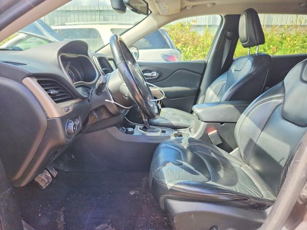 2017 JEEP CHEROKEE — DENT