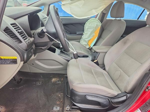 2015 KIA FORTE — DENT